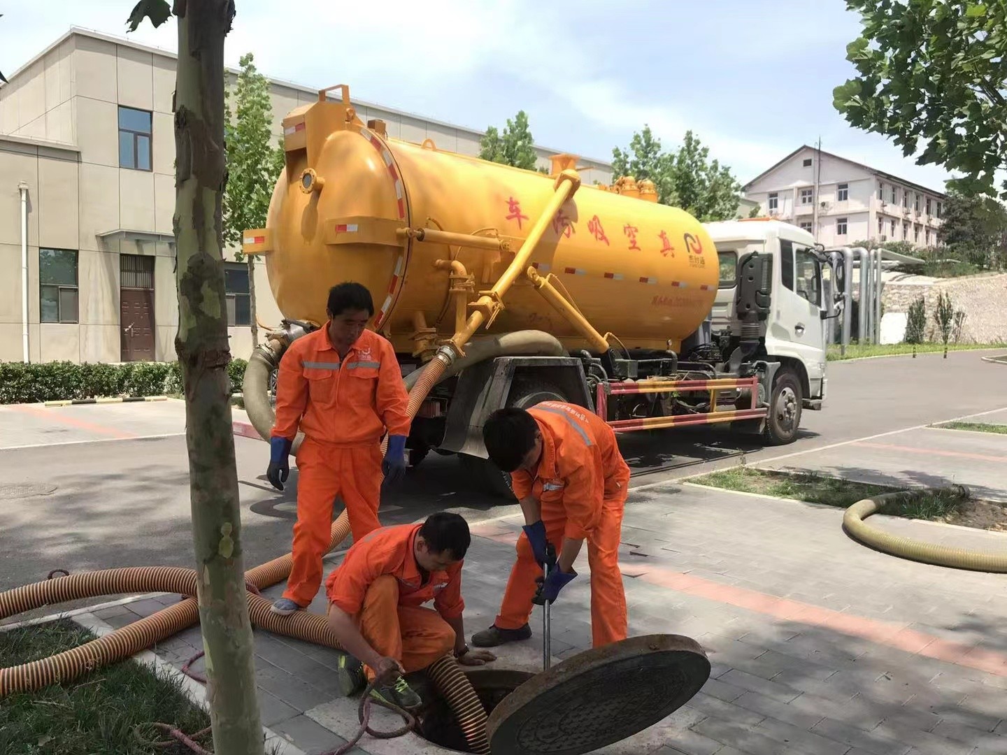 安康化粪池清理与5-8吨吸粪车施工效率分析